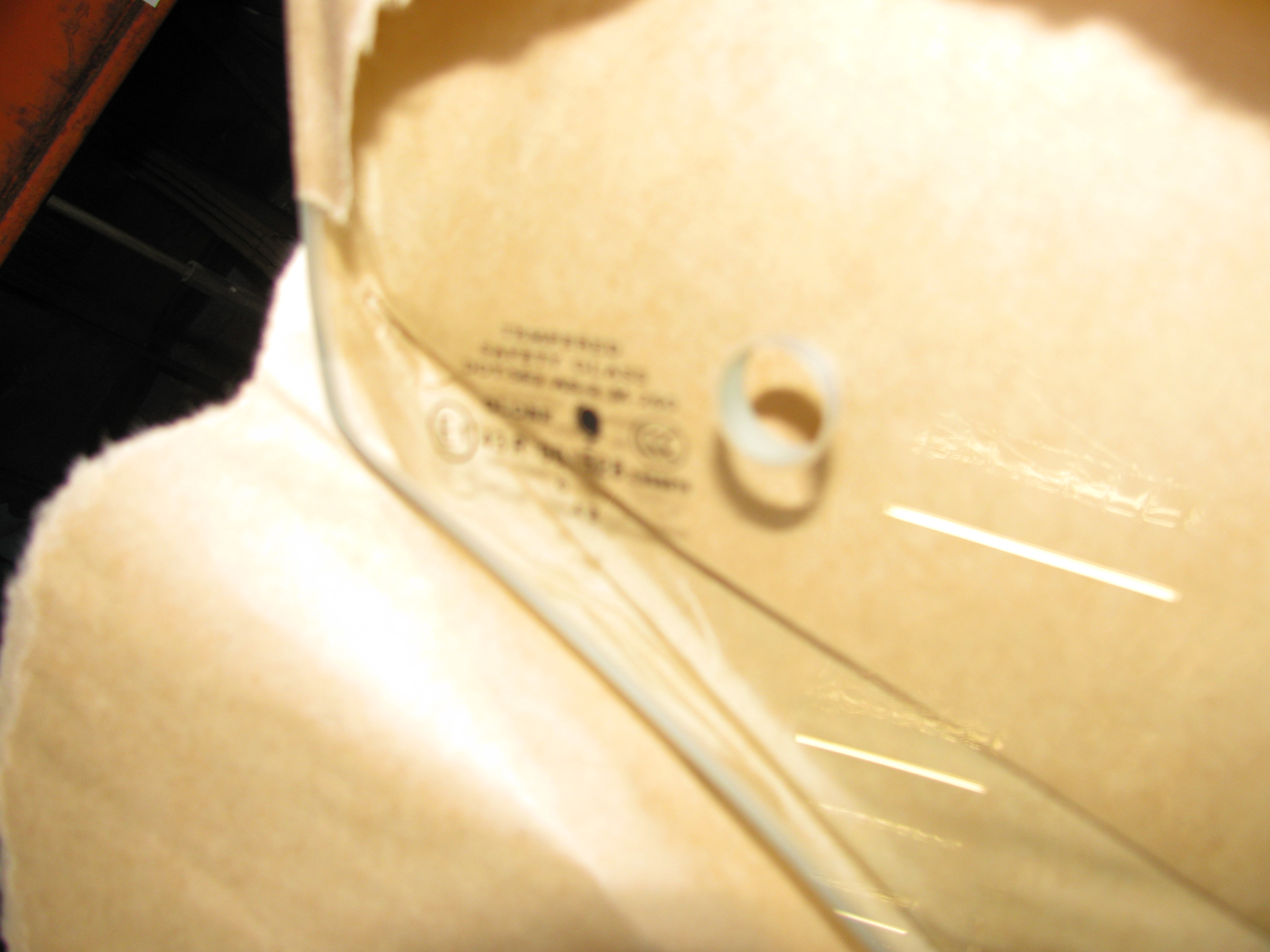 LH FRONT DOOR GLASS GREEN