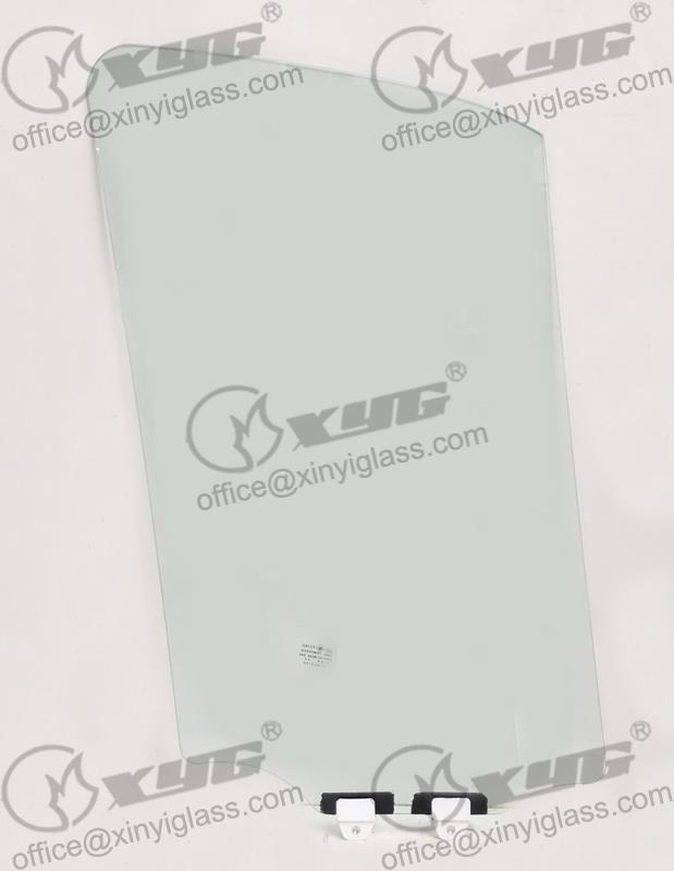 RIGHT FRONT DOOR GLASS GREEN W/FITT