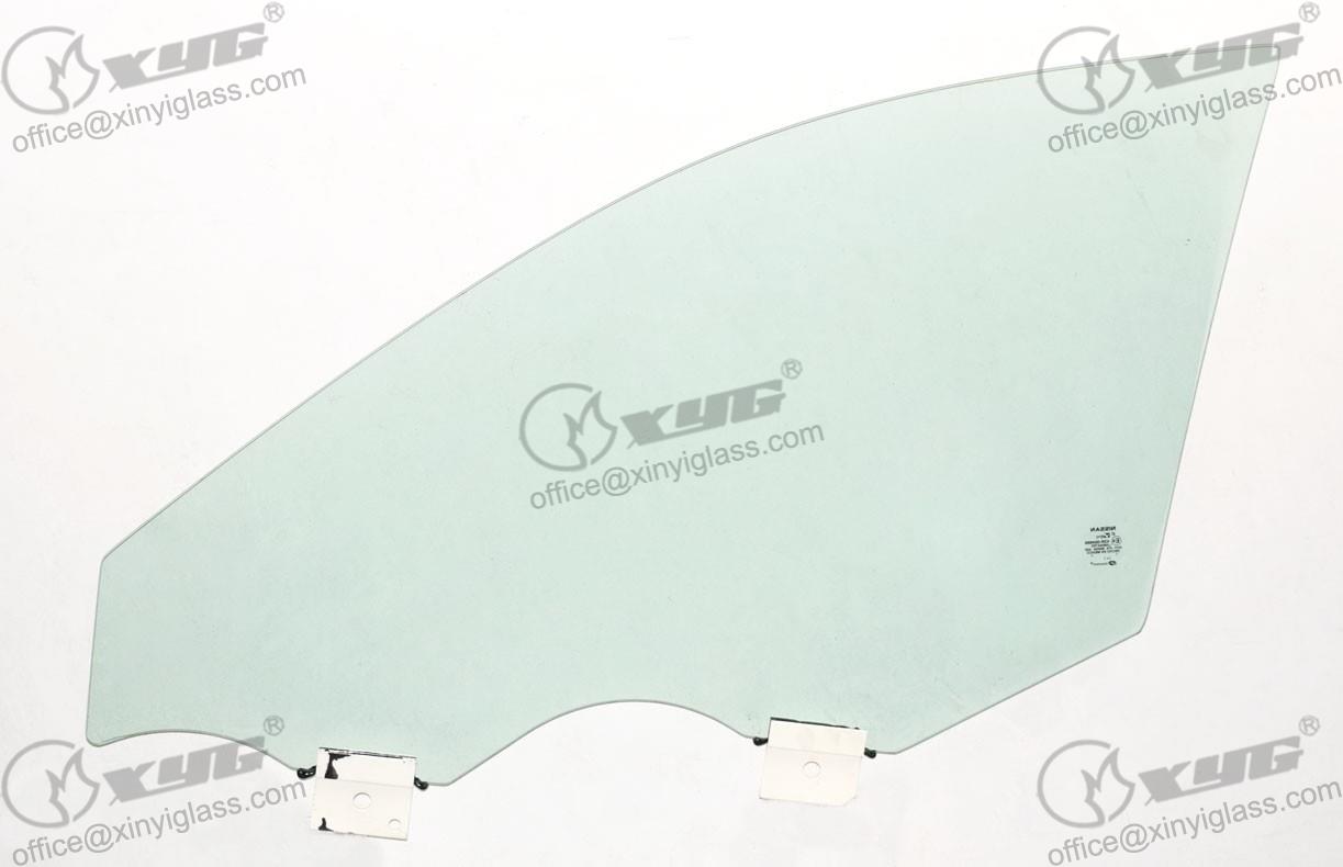 RIGHT FRONT DOOR GLASS GREEN LAMINTED W/FITT